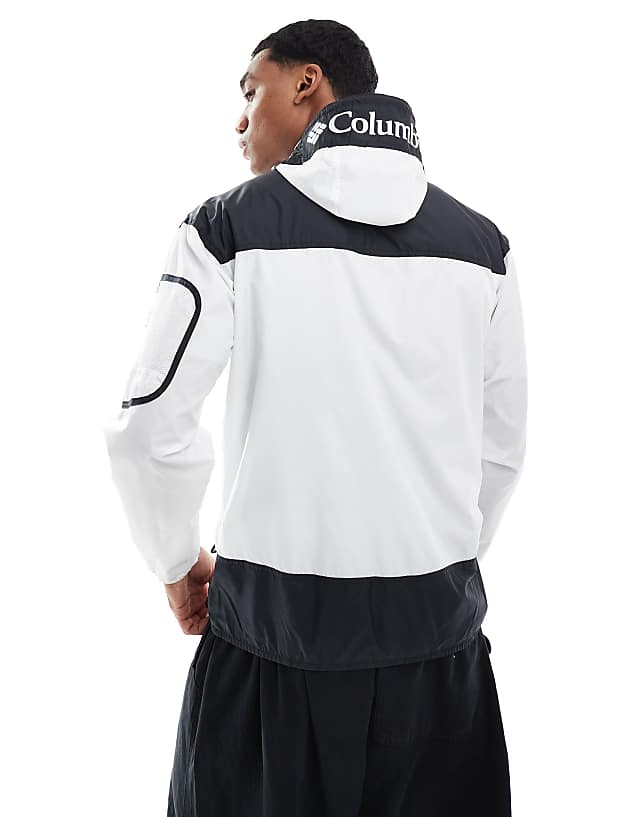 Columbia Challenger II Windbreaker In Black And White