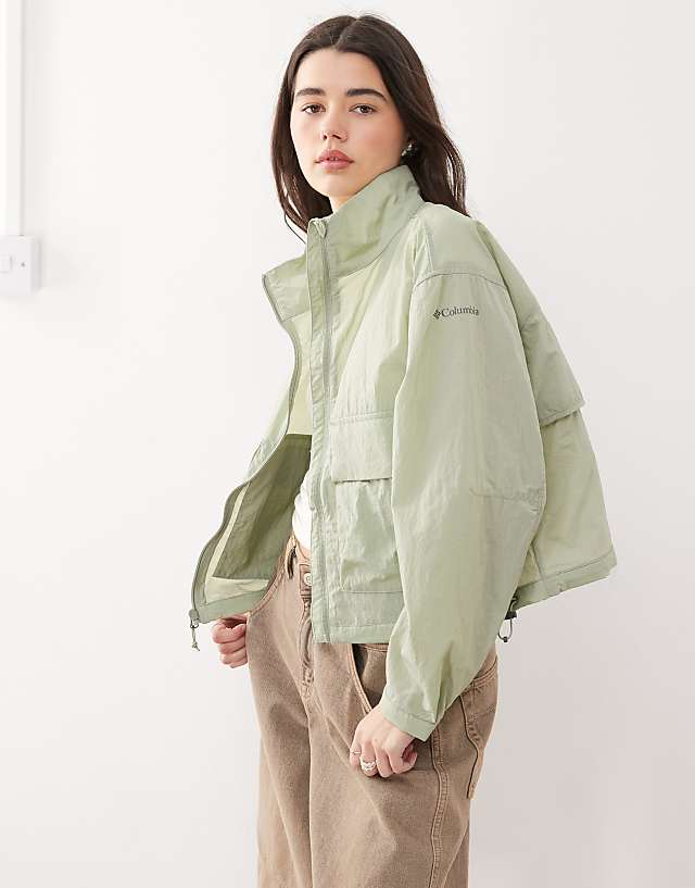 Columbia Paracutie Cropped Cargo Windbreaker In Green