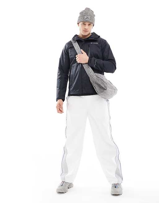 Columbia Pouring Adventure Hooded Rain Jacket In Black