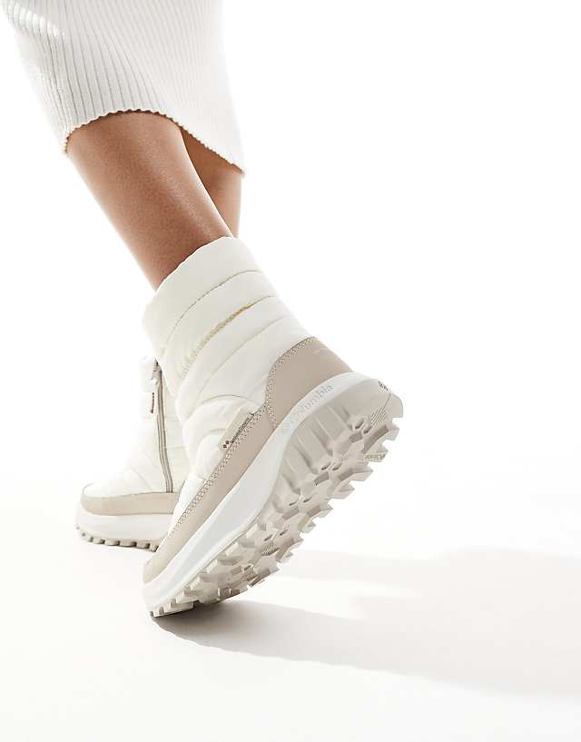 Columbia Snowtrot Mid Snow Boots In Sea Salt And Fig