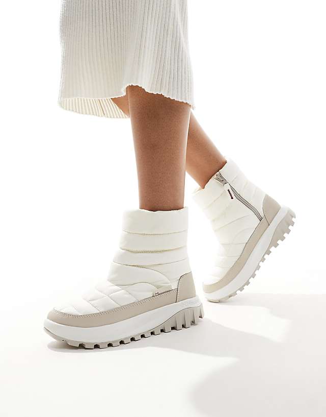 Columbia Snowtrot Mid Snow Boots In Sea Salt And Fig