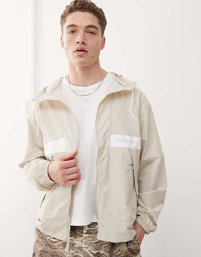 Columbia Spire Valley Hooded Windbreaker In Beige