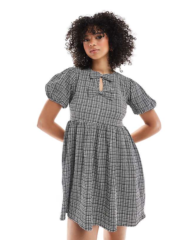 New Look Bow Front Smock Dress In Gingham Print
