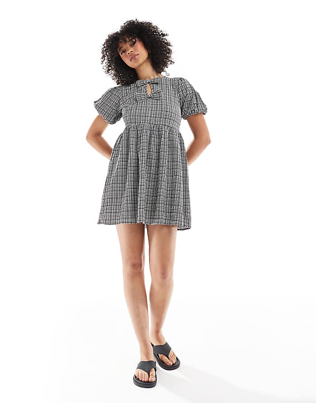 New Look Bow Front Smock Dress In Gingham Print