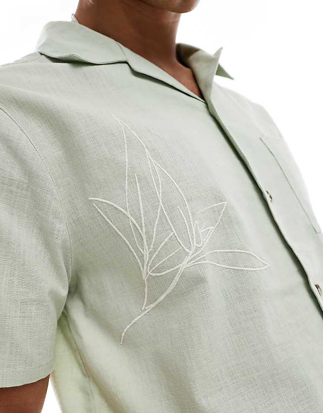 New Look Leaf Embroidered Linen Blend Revere Shirt In Sage Green
