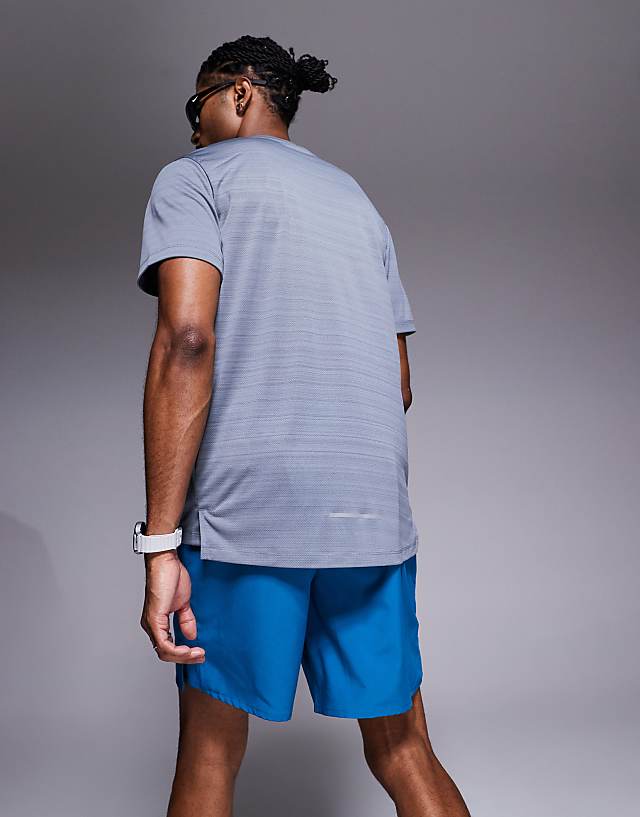 Nike Running Dri-FIT Challenger 7 Inch Shorts In Blue
