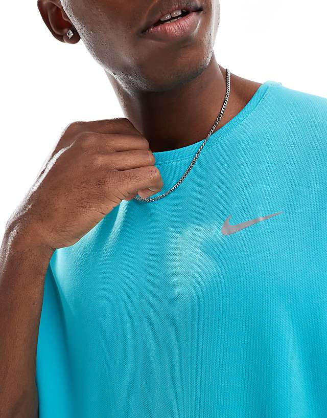 Nike Running Miler Dri-FIT T-shirt In Turquoise