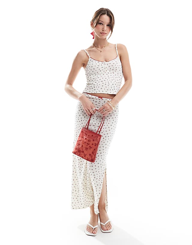 Pull&Bear Ditsy Floral Pointelle Cami Top Co-ord In White