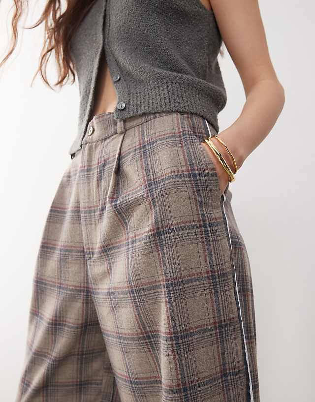 Reclaimed Vintage Unisex Wide Leg Trouser In Brown Check