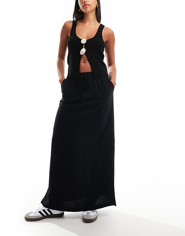 Selected Femme linen touch midi skirt in black