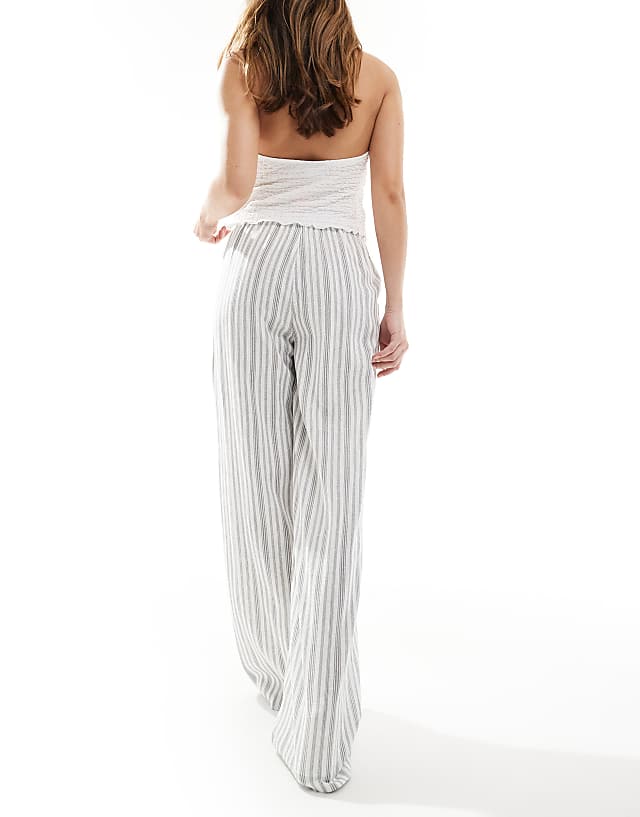 Stradivarius Linen Look Pull On Crinkle Trouser In Stripe