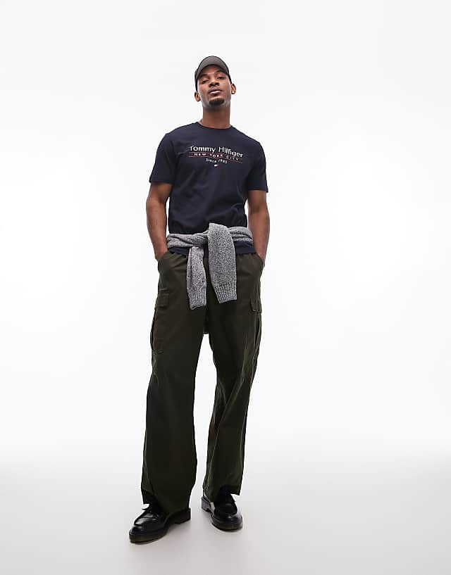 Tommy Hilfiger Centre Stack Linear Logo T-shirt In Black