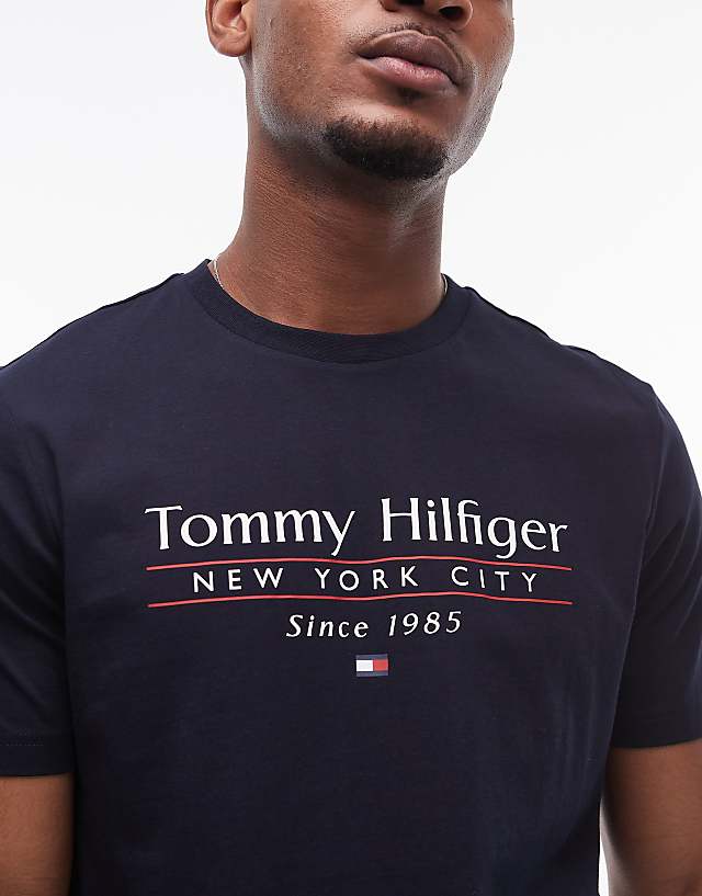 Tommy Hilfiger Centre Stack Linear Logo T-shirt In Black
