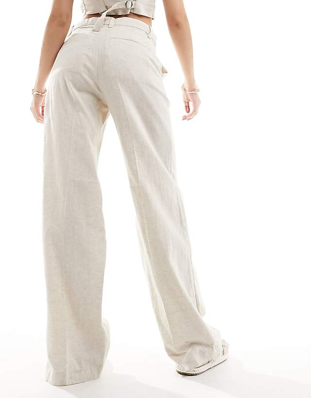 Weekday Emmie Low Waist Linen Mix Trousers In Beige